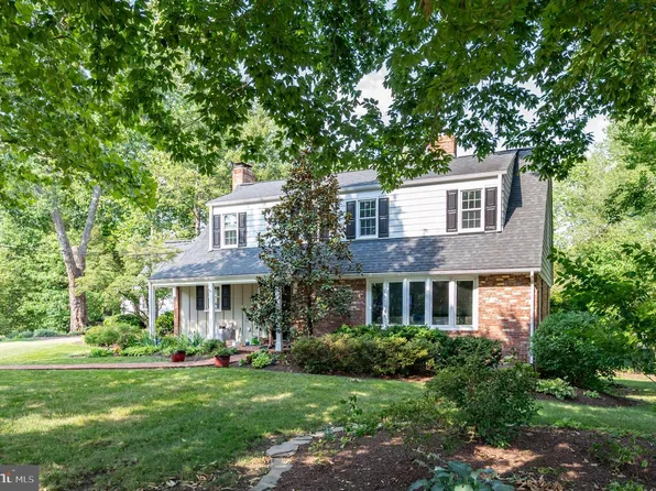 9005 Chickawane Ct, Alexandria, VA 22309