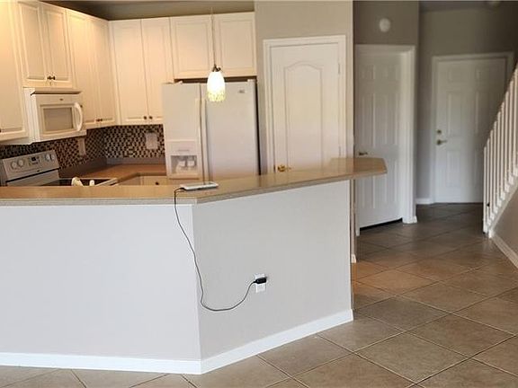 3rd image of 8684 Athena CT