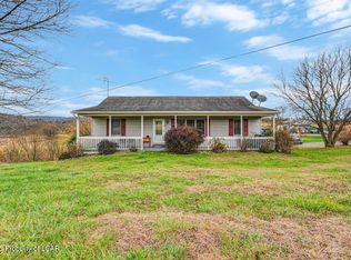 69 Old Saint Johns Ln, Drums, PA 18222