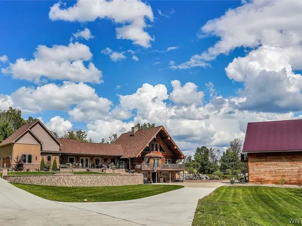 307 Holland Rd, Arcade, NY 14009