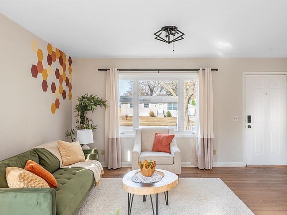 3rd image of 229 Crystal Lane