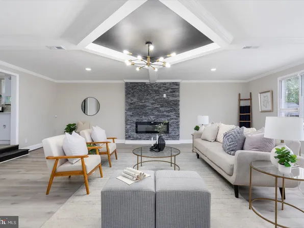 8121 Hillendale Rd, Parkville, MD 21234