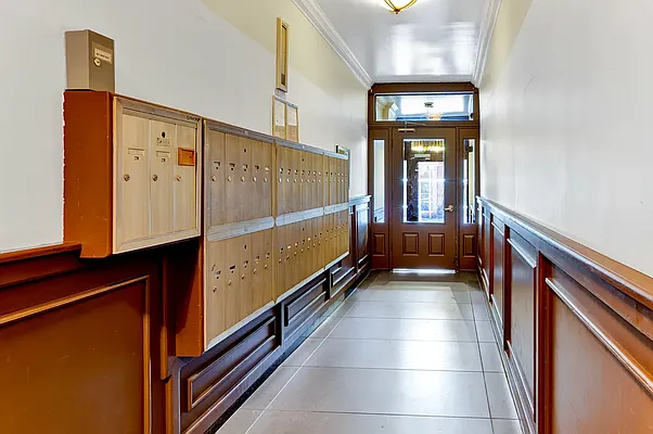 Rented by REAL New York | media 17