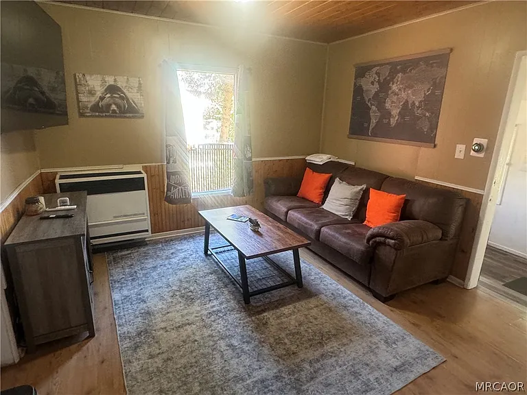 208 E Mountain View Blvd — Photo 6