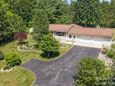 6660 Vinton Ave NW, Comstock Park, MI, 49321