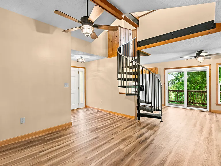 4967 Blue Mountain Rd — Photo 15
