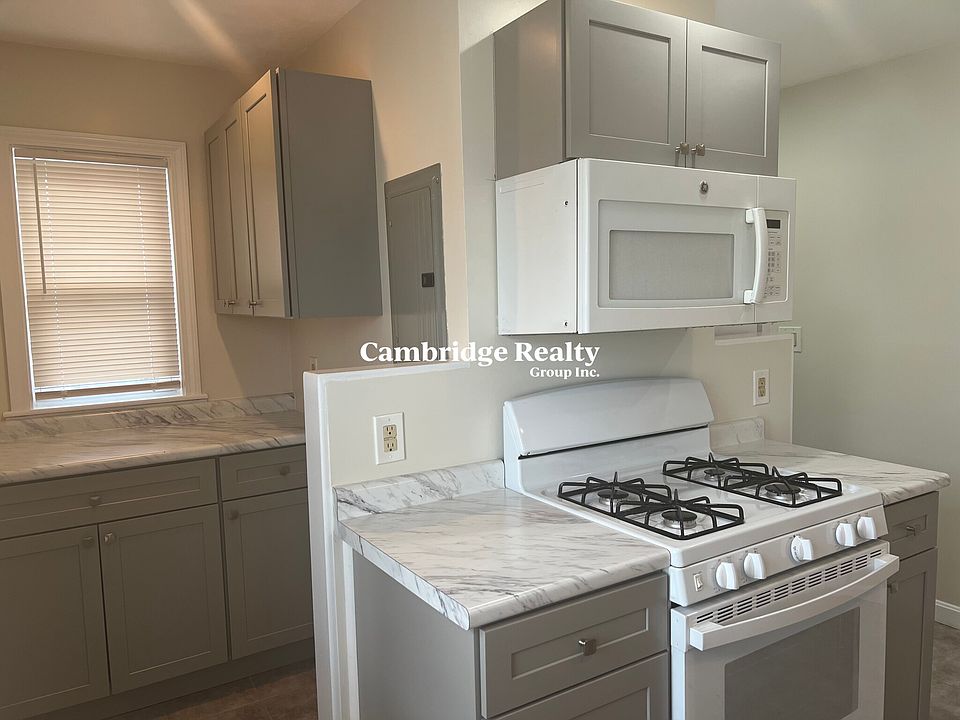 1st image of 569 Main St #2R