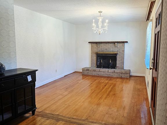 3rd image of 2454 Derwent Dr