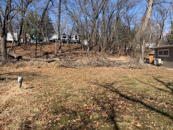 5/385 Woodhaven Dr E, Sublette, IL 61367