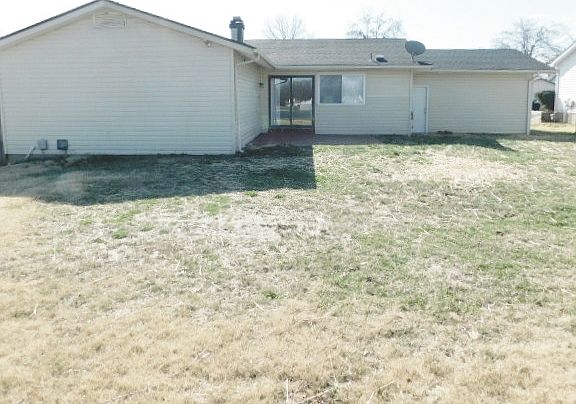 3rd image of 3727 Briargrove Dr