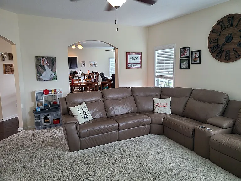 403 Derrick Dr — Photo 6