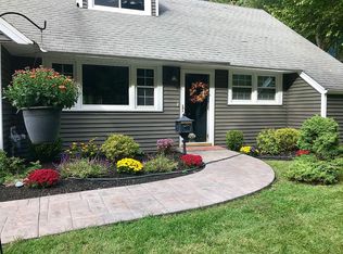 17 Southgate Rd, Loudonville, NY 12211