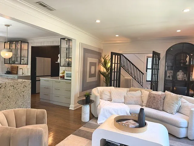 738 N Pine Ave — Photo 8