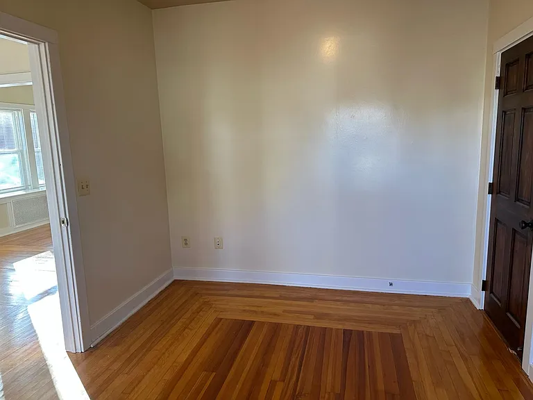 222 Clarendon St — Photo 37
