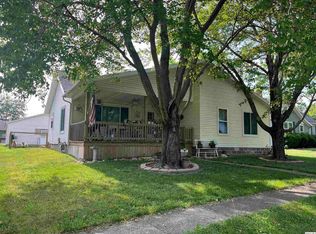 707 N Capitol Ave, Mount Sterling, IL 62353