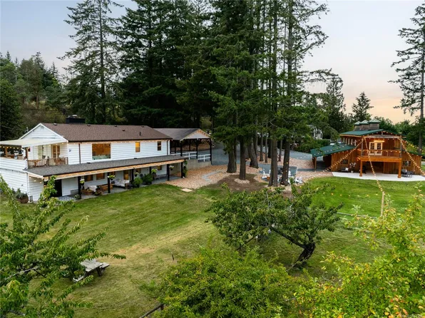 9233 Chemainus Rd, North Cowichan, BC V0R 1K5