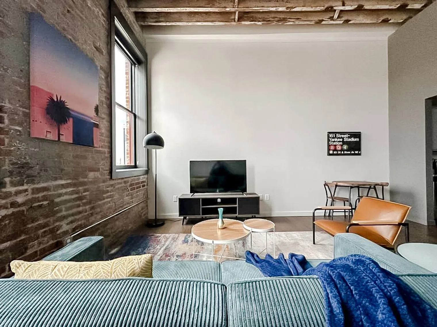 2 bed, 1.0 bath, $1,960 — Photo 2