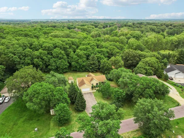 W9060 Hilltop Rd, Portage, WI 53901