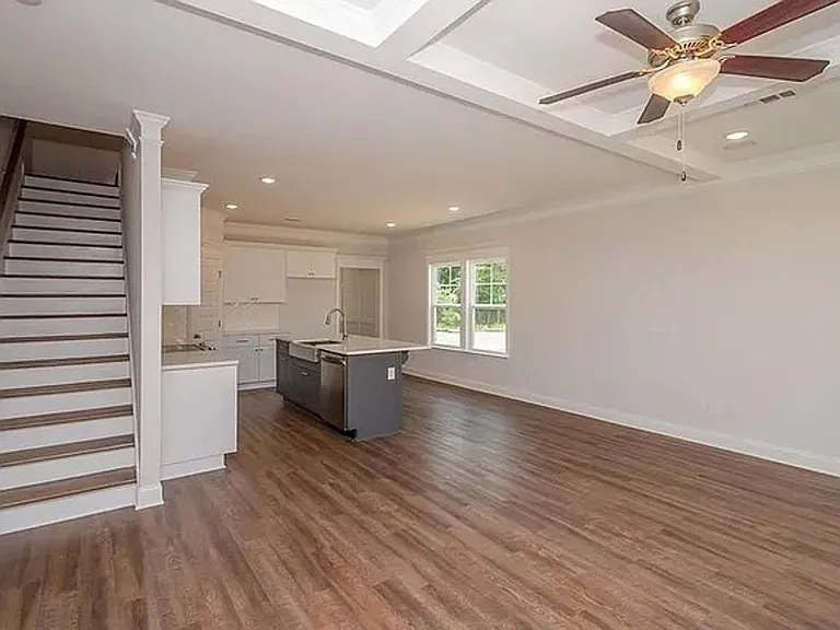 335 Sumac Trl — Photo 9