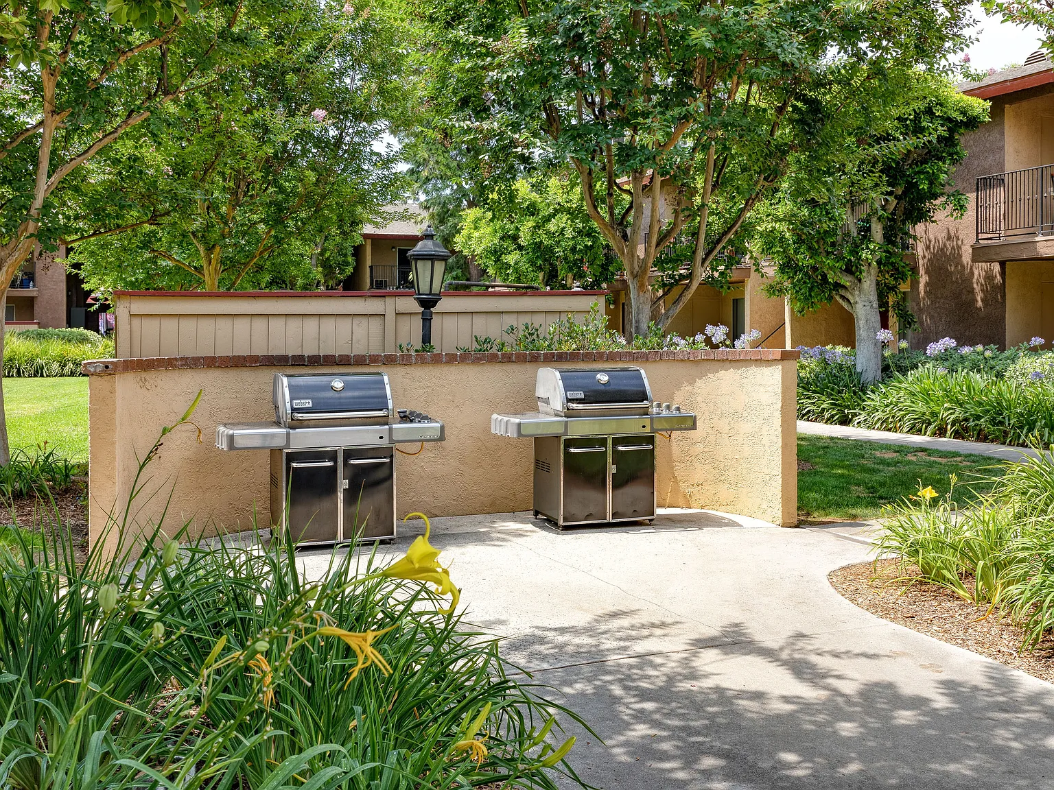 Casa Madrid Apartments — Photo 3