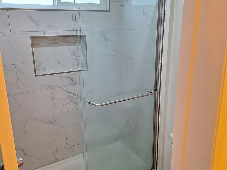 336 S Norton Ave #204 — Photo 22