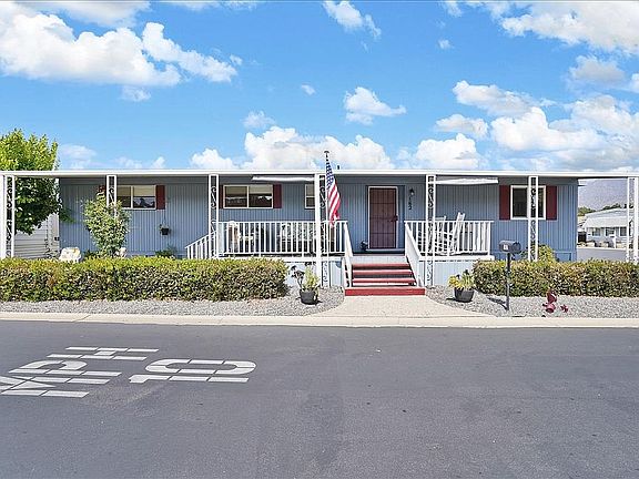 2nd image of 162 La Plaza Way