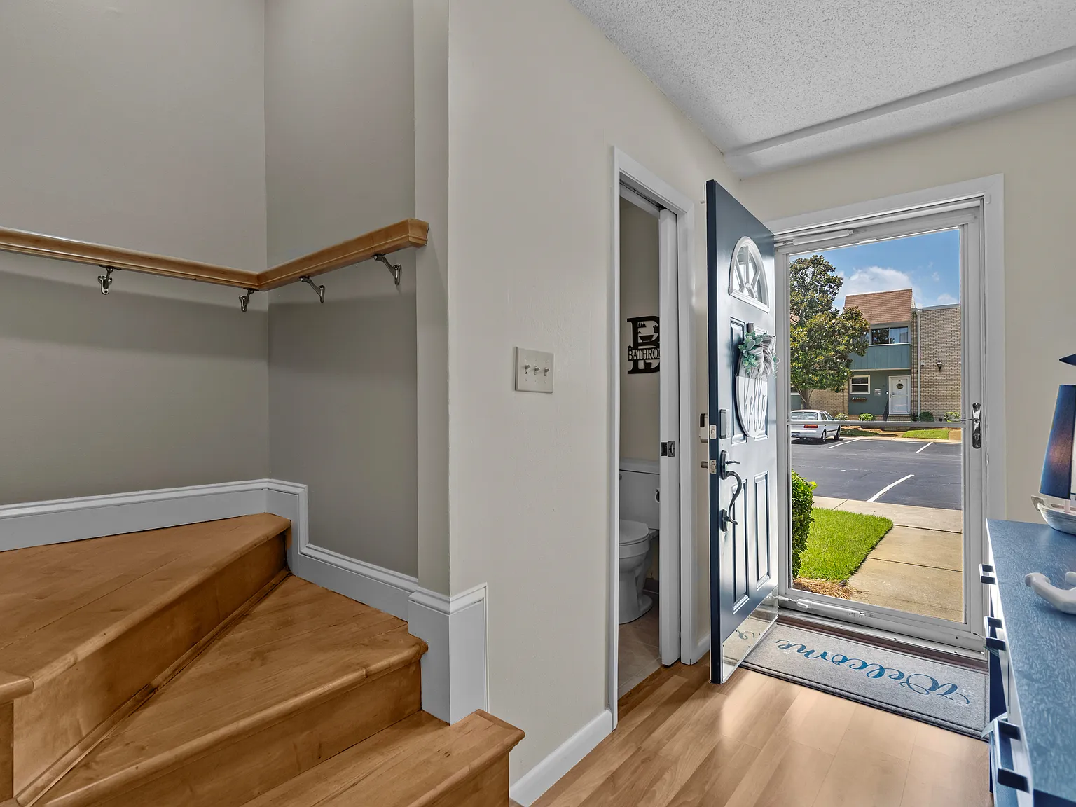4701 N Kings Hwy — Photo 4