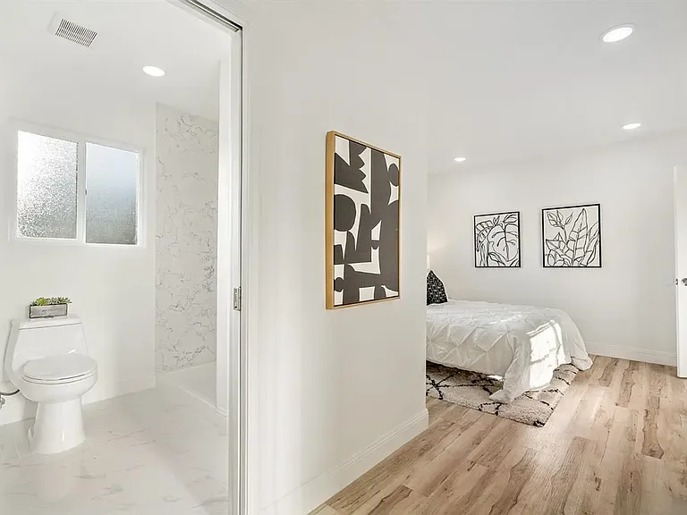 2810 55th Ave — Photo 14