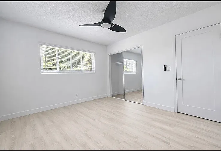 9582 Maureen Dr — Photo 2