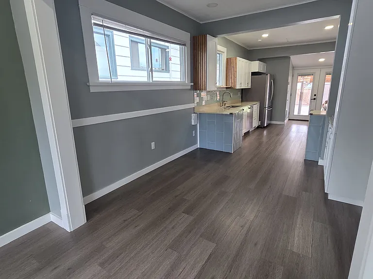 4020 Hoyt Ave — Photo 4