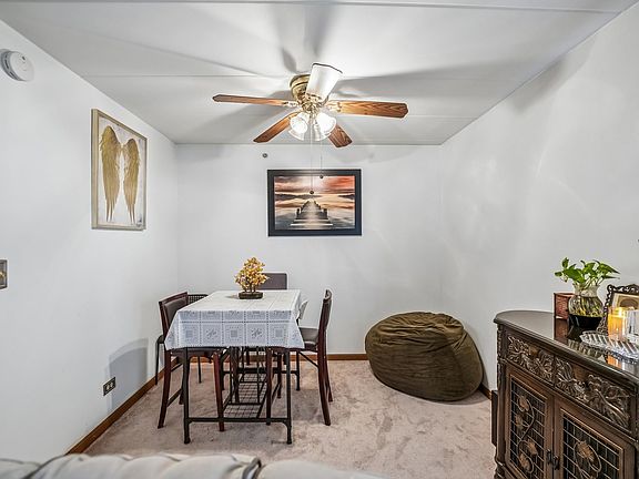 4th image of 4500 W 93rd St APT 1D