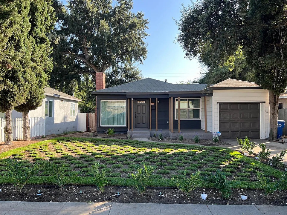 210 E Evergreen Ave