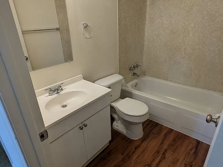 7815 NE 117th Ave — Photo 9
