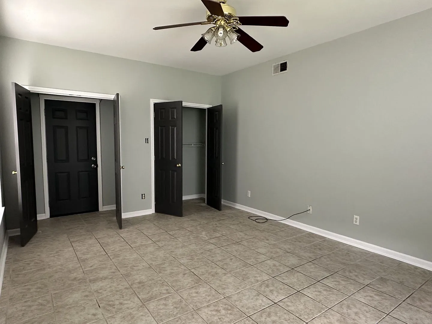 Spacious Home for Lease — Photo 3