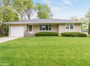 1216 3rd St SE, Independence, IA 50644