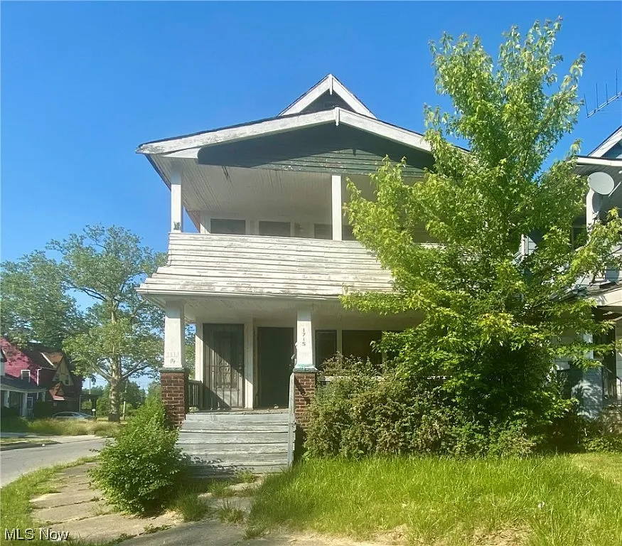 1715 Taylor Rd photo 1