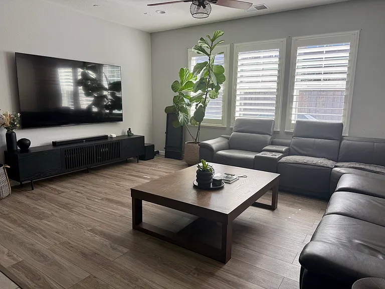 132 Willowrun Way — Photo 3