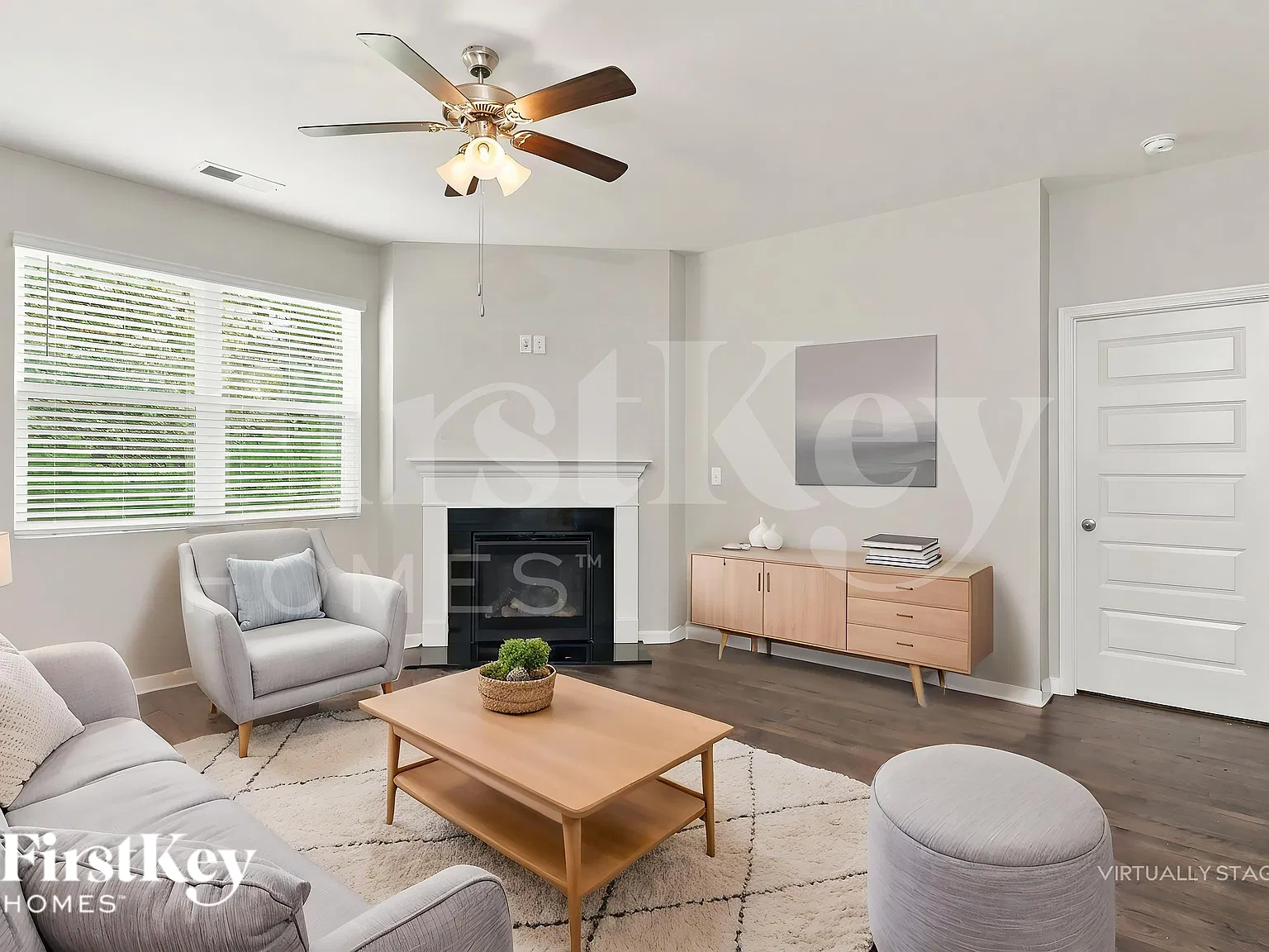 5 bed, 3.5 bath, 2820 sqft, $2,405 — Photo 3