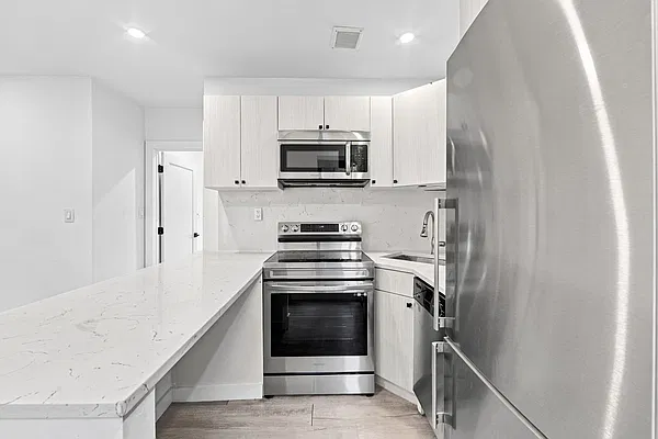 Kitchen, photo 2