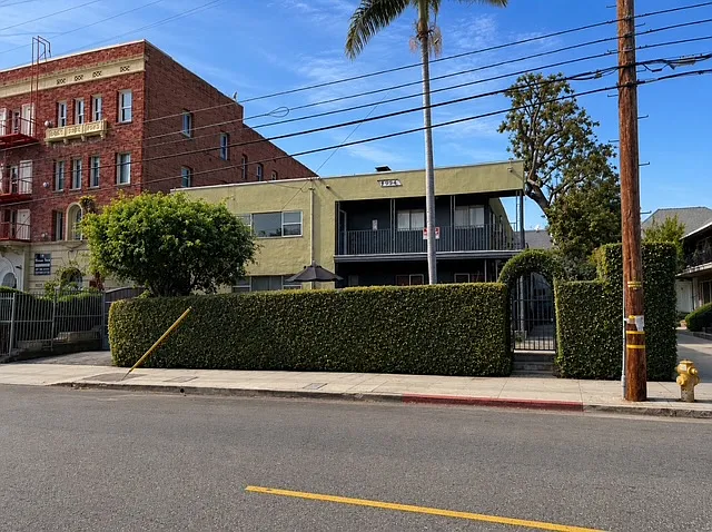 1937 N Bronson Ave #6 — Photo 9