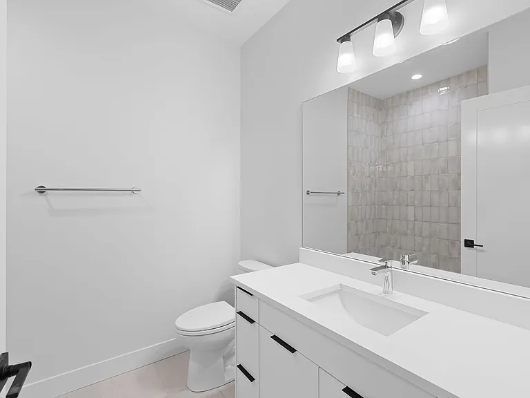 904 W Dakin LLC — Photo 34