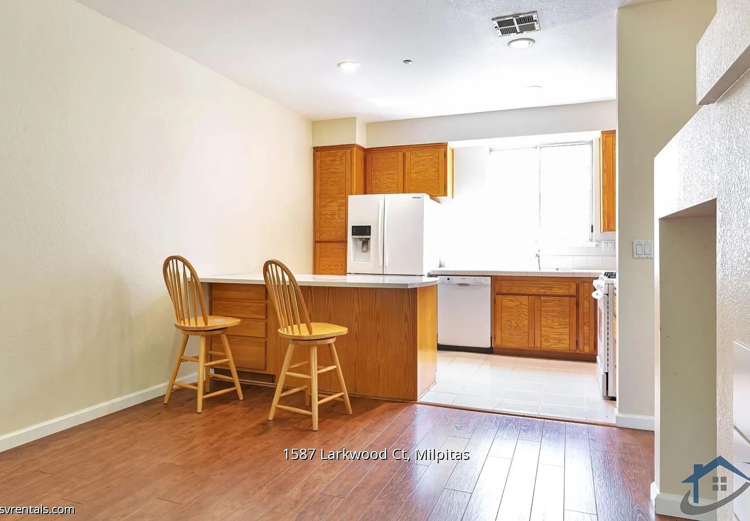 3 bed, 2.5 bath, 1547 sqft, $4,000 — Photo 4