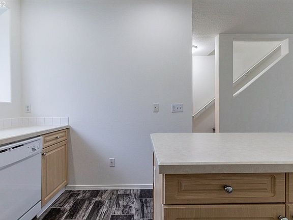 3rd image of 15598 SW Black Quartz St