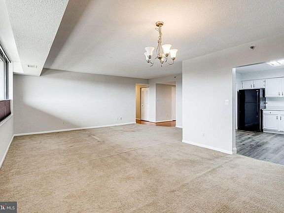 4th image of 3713 George Mason Dr #1104