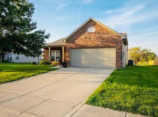 524 Southern Pines Dr, Whiteland, IN 46184