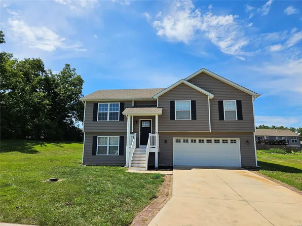 131 Creekside Dr, Winfield, MO 63389