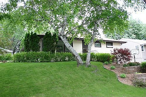 1st image of 2748 Longview Dr