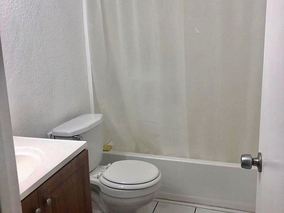 4th image of 1251 NE 108th St APT 105