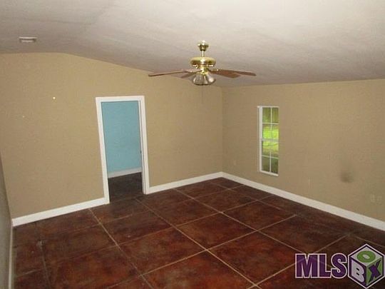 5th image of 4712 Lois Dr