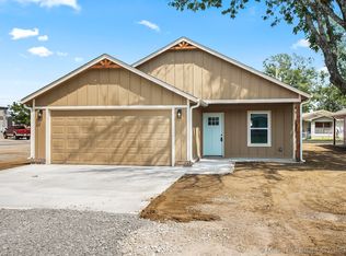 104 S Gray St, Chouteau, OK 74337